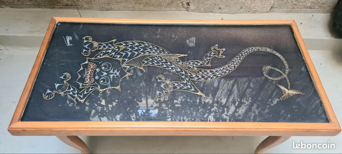 table basse plateau verre avec bois flotté tête de dragon pièce