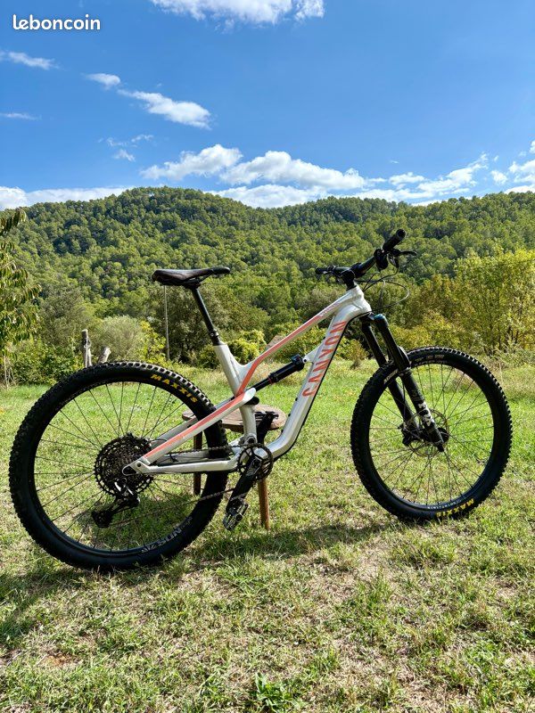 Canyon Spectral AL Vélos