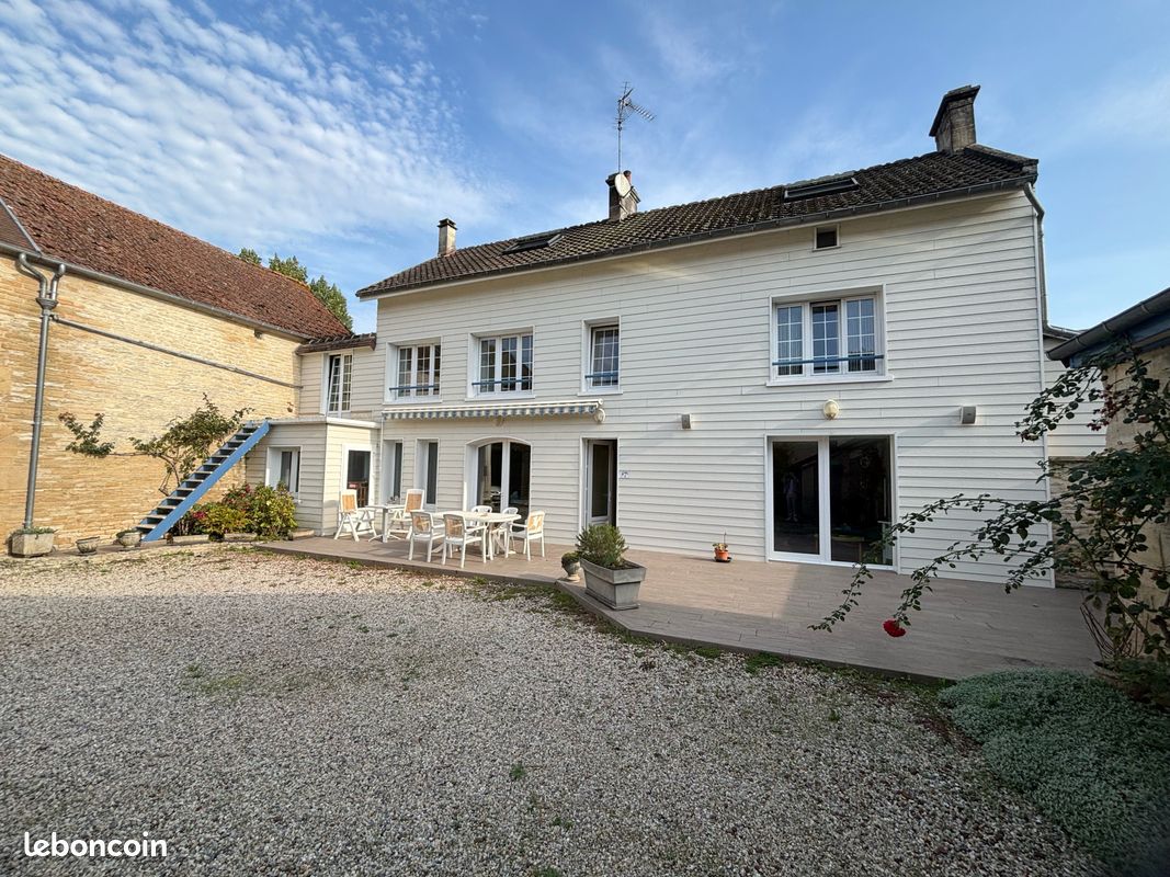 Maison 8 pièces 195 m² · à Banville · 195 m² · 348 000 €