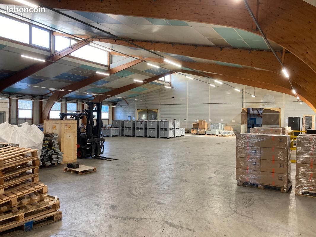 Bureaux 3 400 m² (image 3)