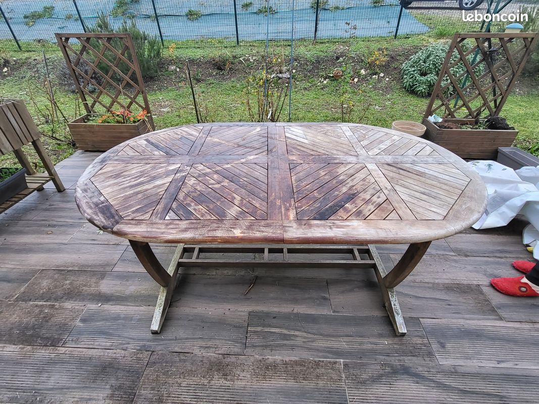 Table teck (image 2)