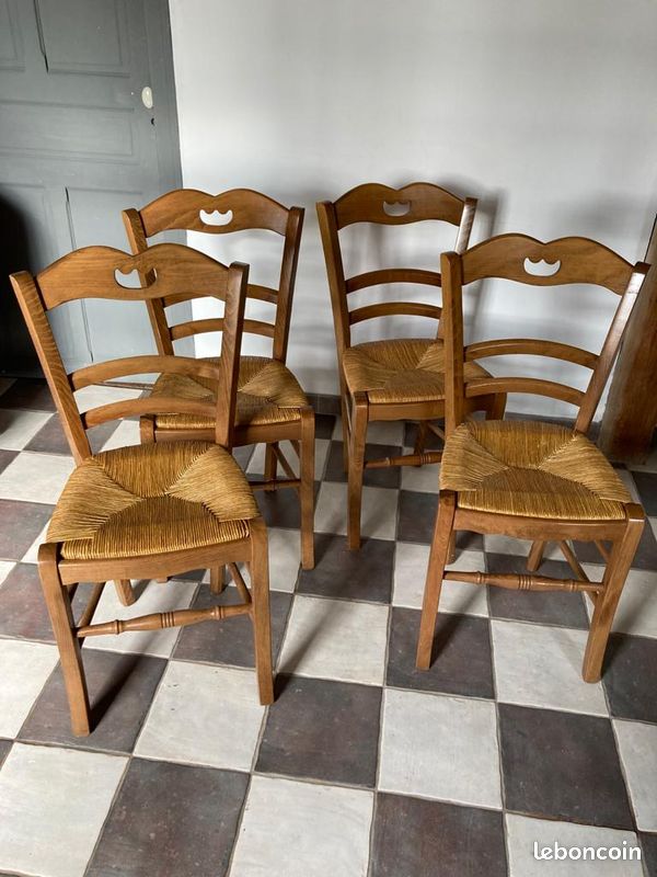 Chaises en paille (image 1)
