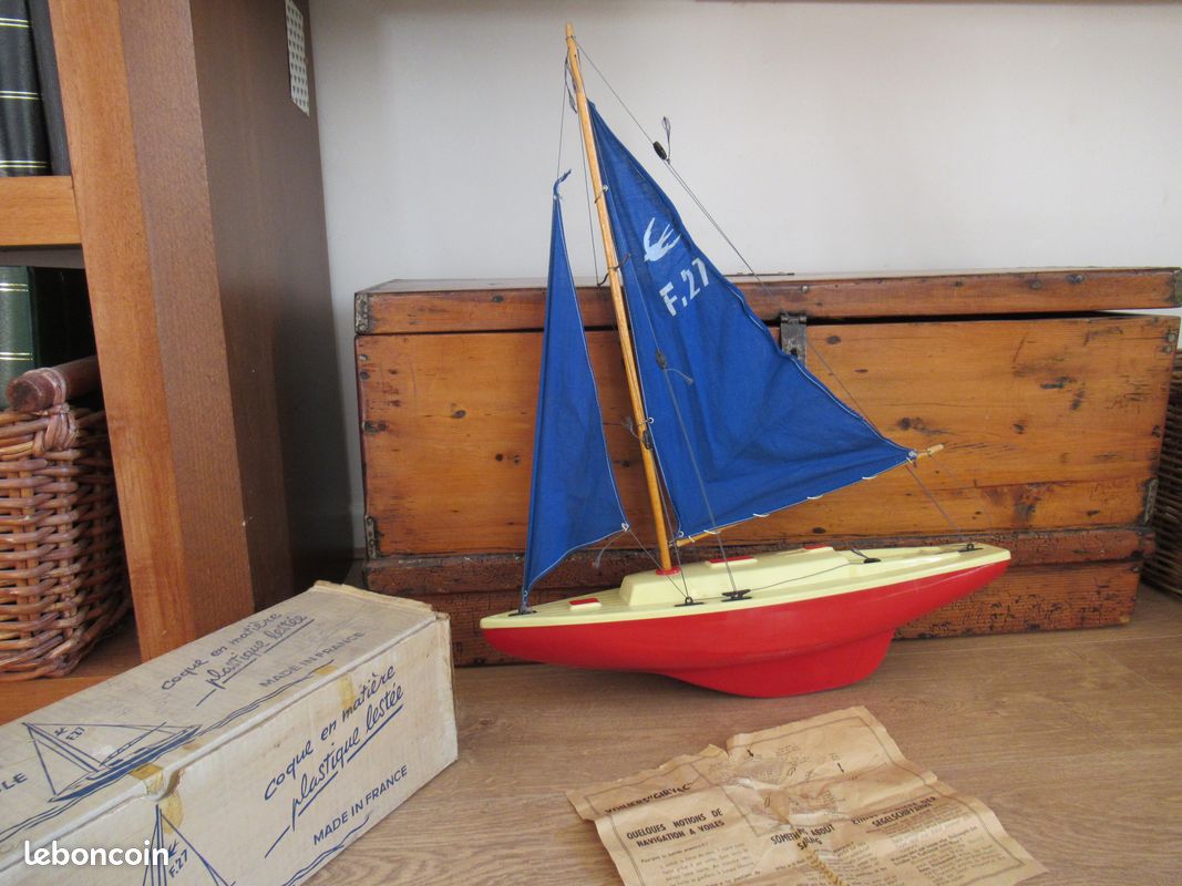 Voilier De Bassin - Yacht Giraud Sauveur - Fabrication Française - Occasion