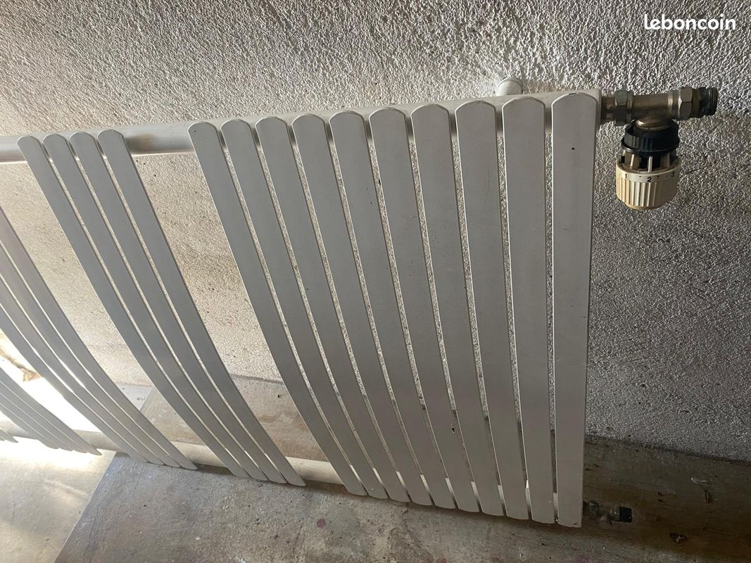 Radiateur sèche-serviettes électrique AVOCA – Très bon état (image 1)