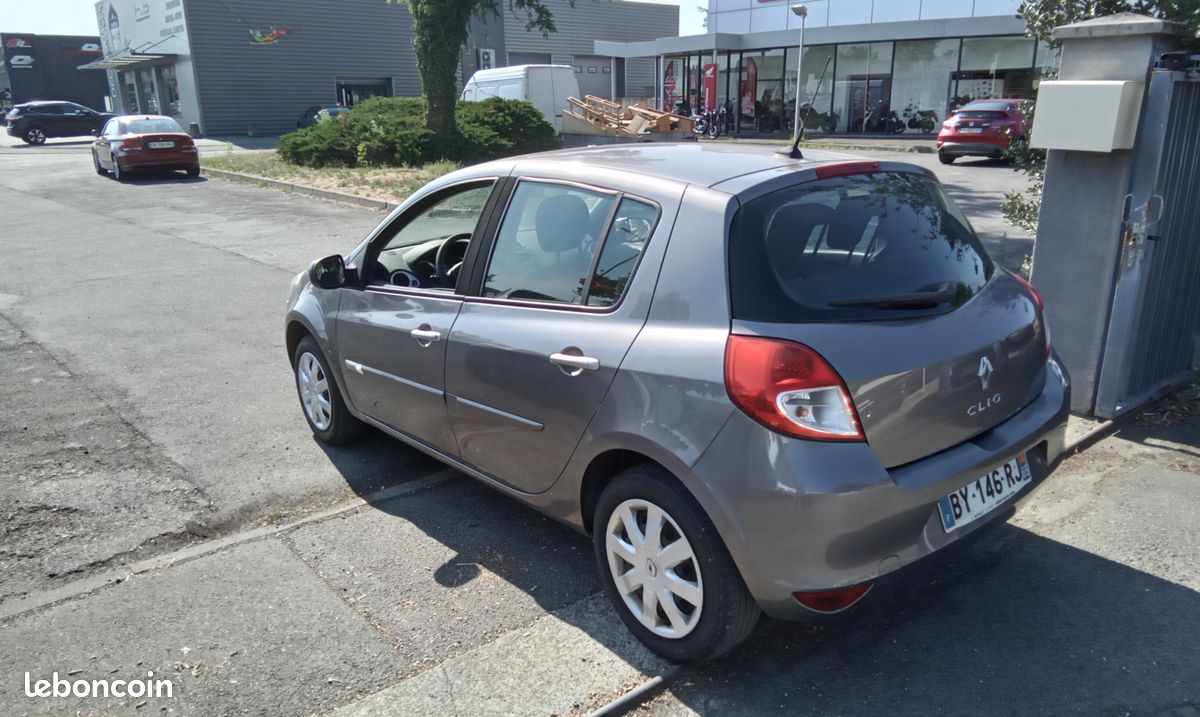 RENAULT CLIO 75cv EXPRESSION CLIM (image 2)