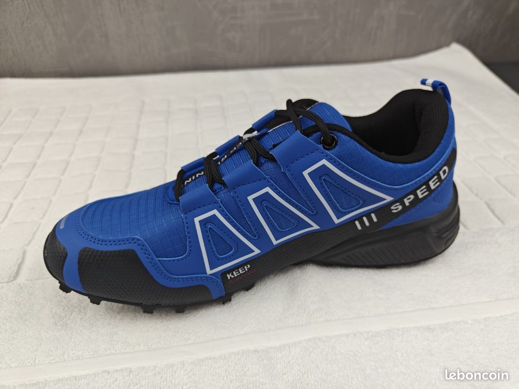 Baskets Chaussure de sport ou de marche bleu pointure 43