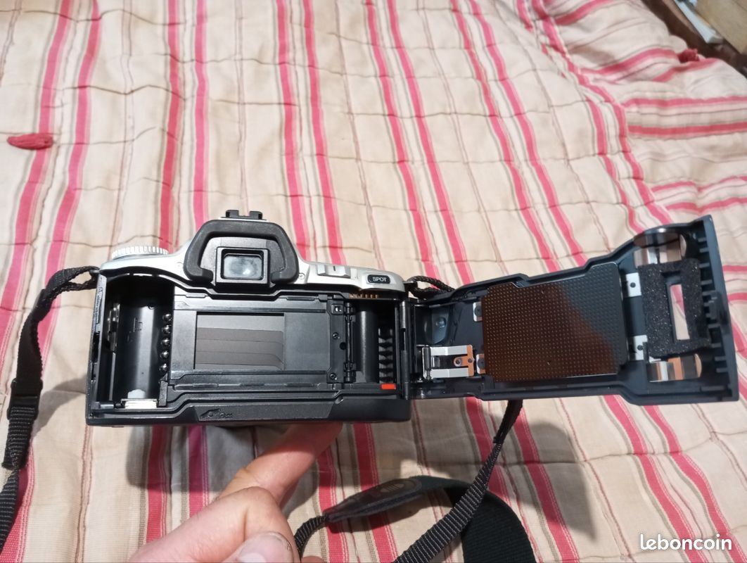 Appareil Photo Argentique Minolta Dynax 3L 35 Mm - Pour Pièces Ou à Réparer
