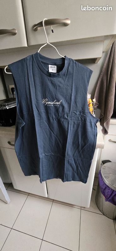 T-shirt sans manche Gym shark bleu turquoise taille M neuf Vêtements