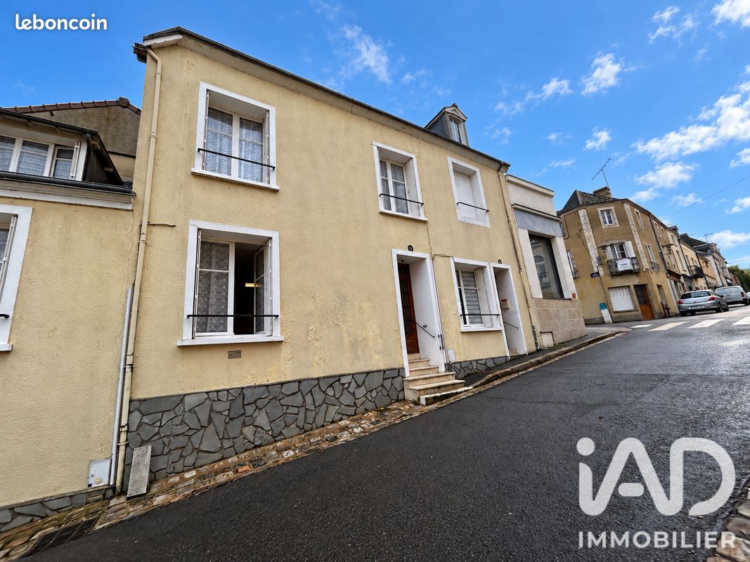 Maison 6 pièces 138 m² · à Fresnay-sur-Sarthe · 138 m² · 96 500 €