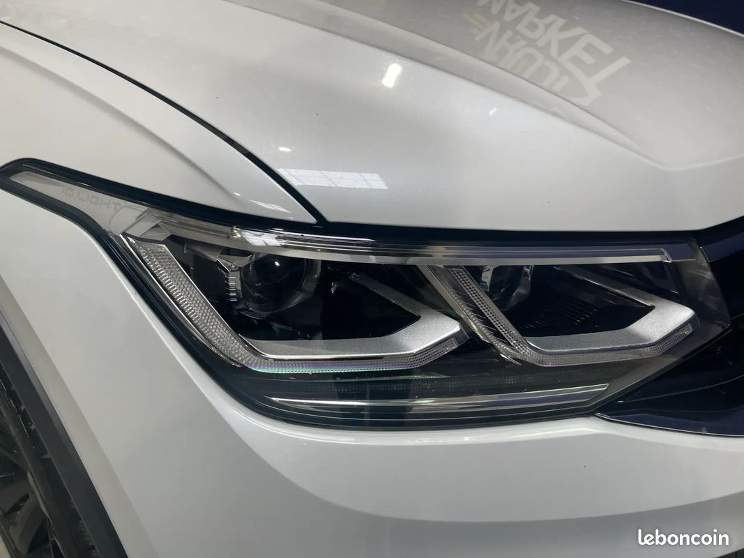 VOLKSWAGEN Tiguan 2.0 TDI 150ch R-Line - 2022 - CarPlay - Virtual cockpit - Led d'ambiance - Boîte auto (image 17)