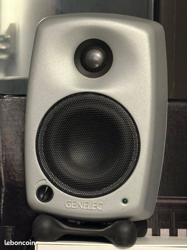 Genelec 8020a studio monitors 7050b subwoofer Instruments de