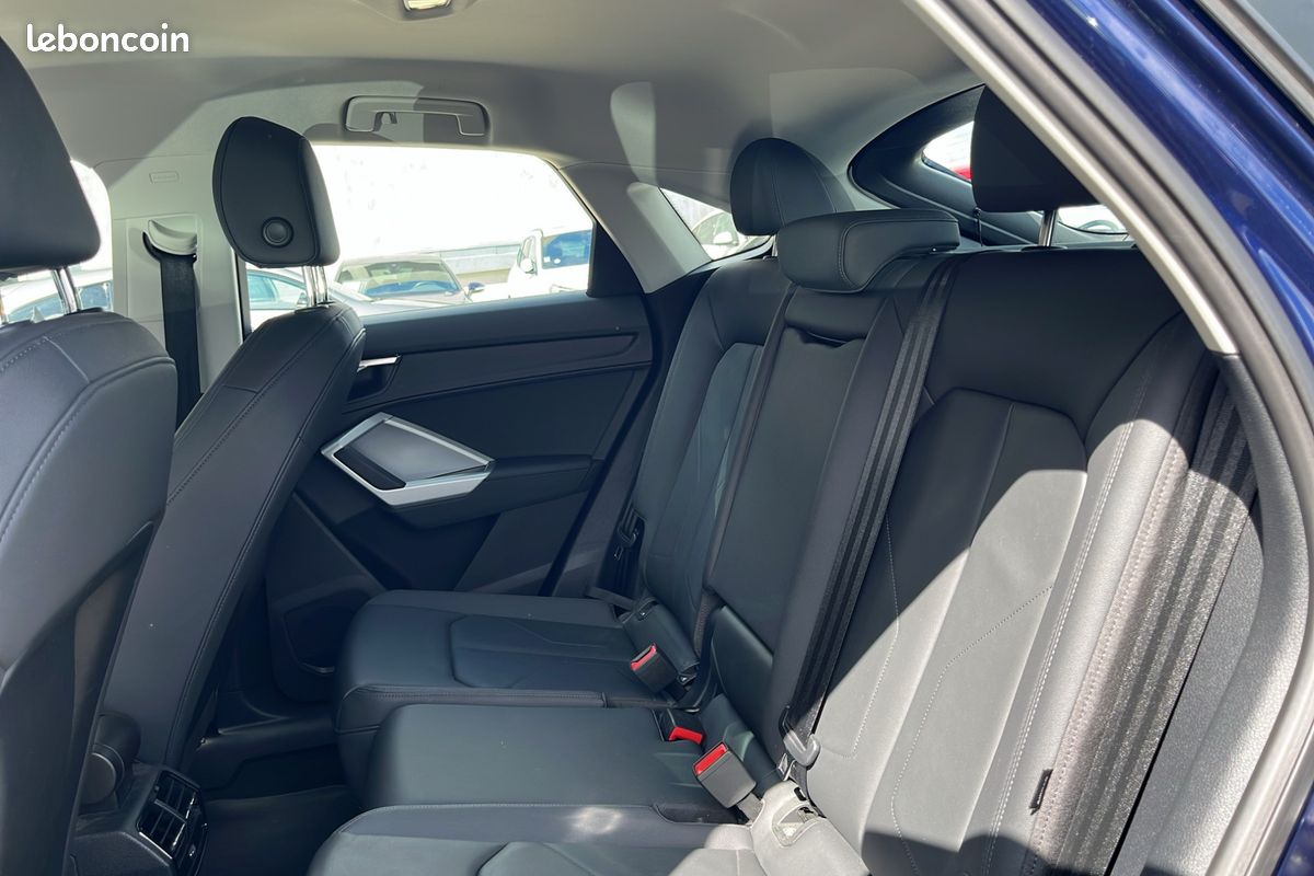 AUDI Q3 Sportback 45 TFSIe 245 ch S tronic 6 S line (image 11)