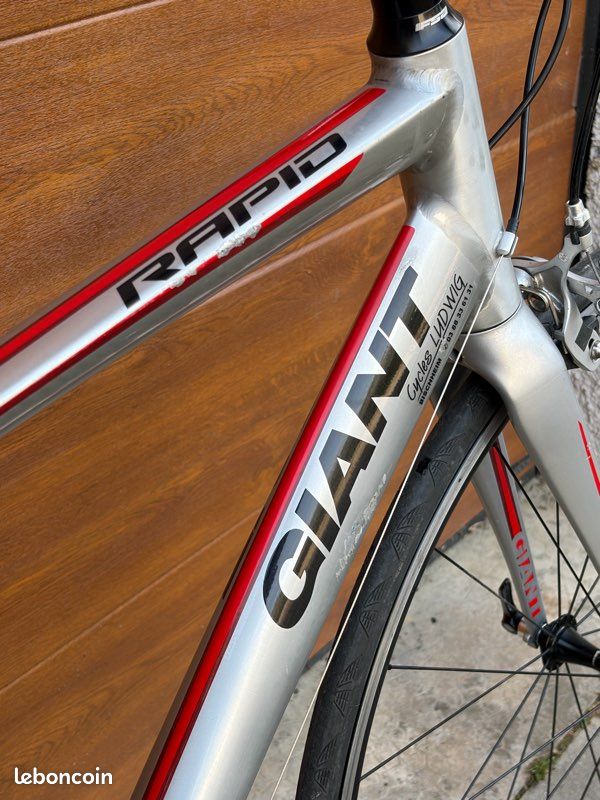 2010 Giant Rapid 2 – Spécifications, comparaisons, avis – 99 Spokes