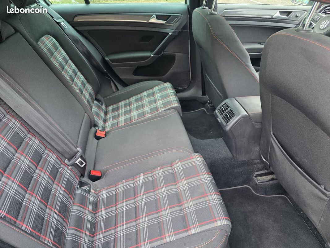 VOLKSWAGEN GOLF GTI Performance 2.0 16V TSI - 245 cv - BV DSG 7 (image 18)