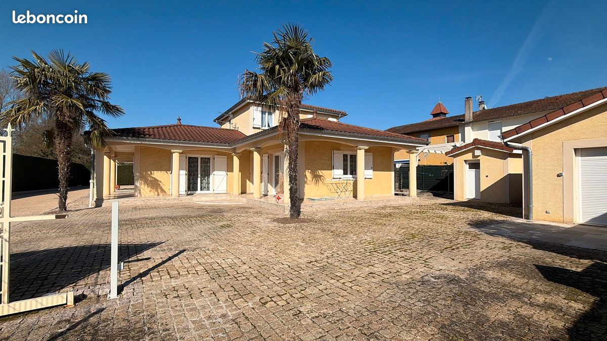 Maison 5 pièces 166 m² · à Parcieux · 166 m² · 640 000 €