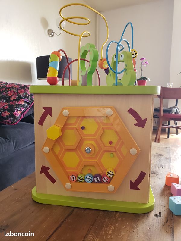 Hape Cube D'Activité Bois 5 En 1 - Jeu D'Éveil Bébé 1 An - Labyrinthe, Marteau, Formes, Couleurs