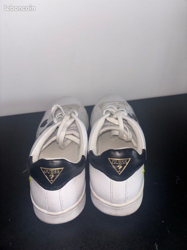 Chaussures / Baskets Guess de ville (image 3)