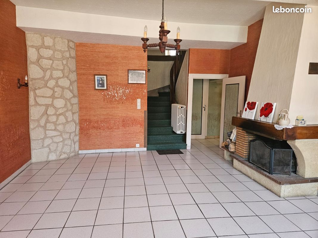 Maison 10 pièces 159 m² · à Bourbon-l'Archambault · 159 m² · 118 000 €