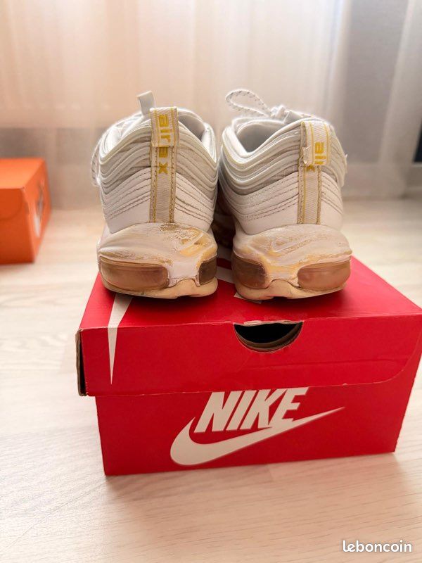 Une paire de basket Nike 97 taille 38 (image 3)