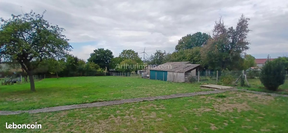 Terrain 685 m² · à Tilly-sur-Seulles · 685 m² · 107 500 €
