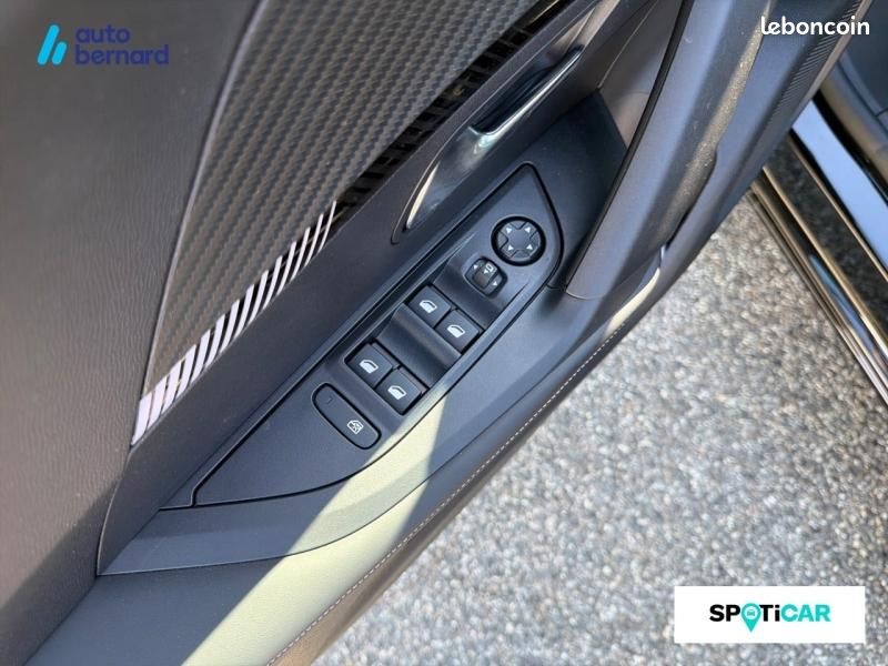 Peugeot 2008 1.2 Hybrid 145ch Allure e-DCS6 (image 12)