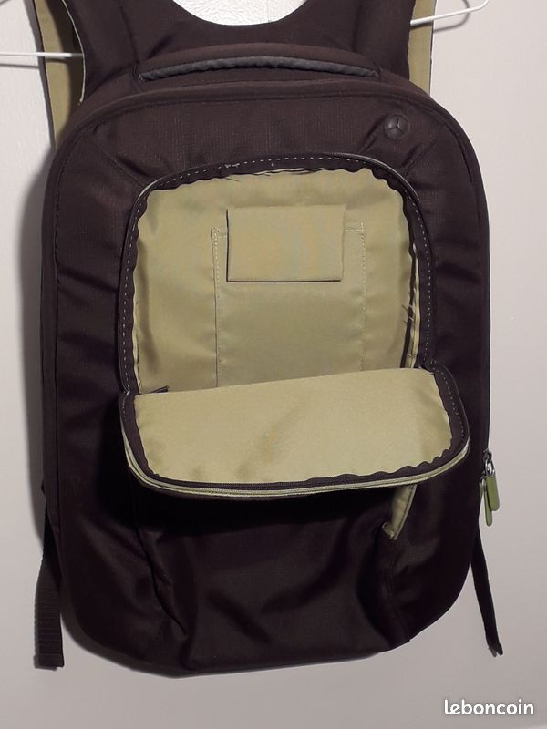 belkin 17 impulse line slim laptop backpack black red 17"" Black/Red Computers & Accessories Polyester. Belkin Laptop Sling Bag (Jet/Cabernet)