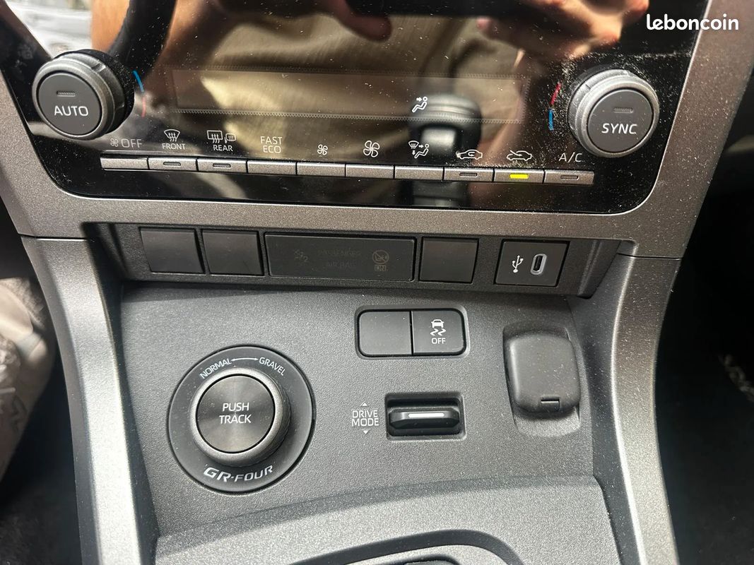 TOYOTA Yaris GR BVA 280ch - 2 100 km - CarPlay - Première main - Pack Track (image 14)