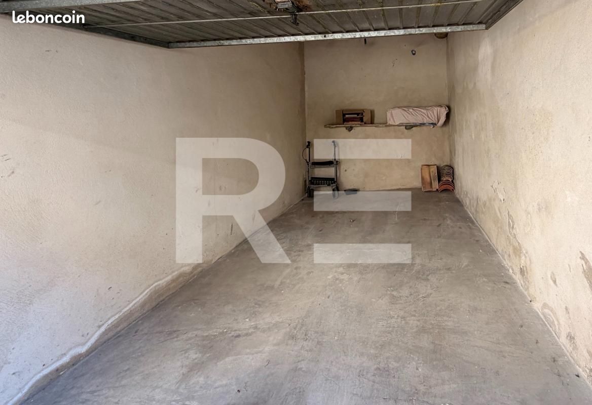 Parking 16 m² · à Nîmes · 16 m² · 25 000 €