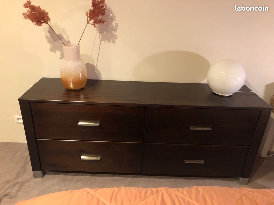 Commode (image 1)