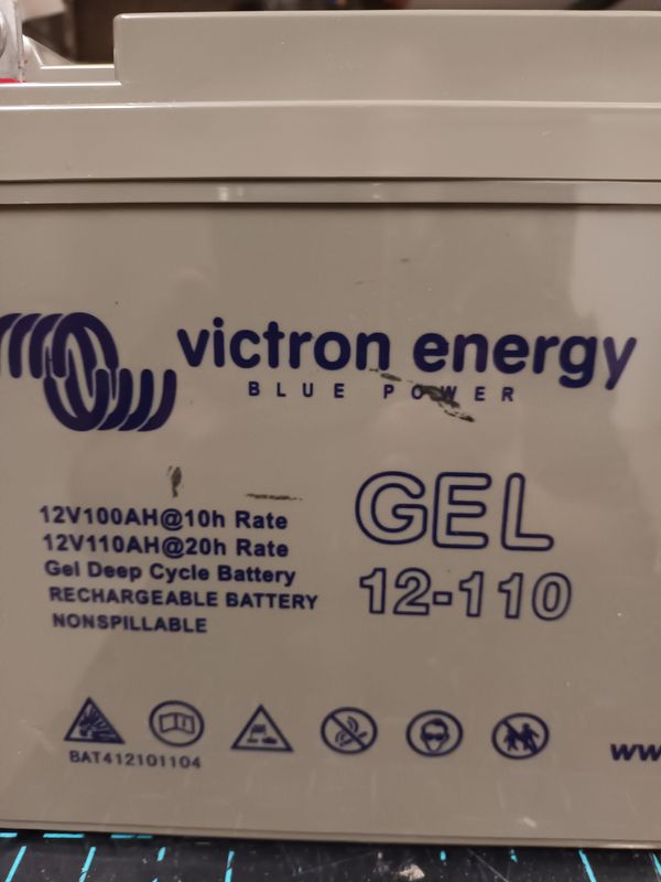Batterie décharge lente Victron BAT412101104 Gel 12v 110ah