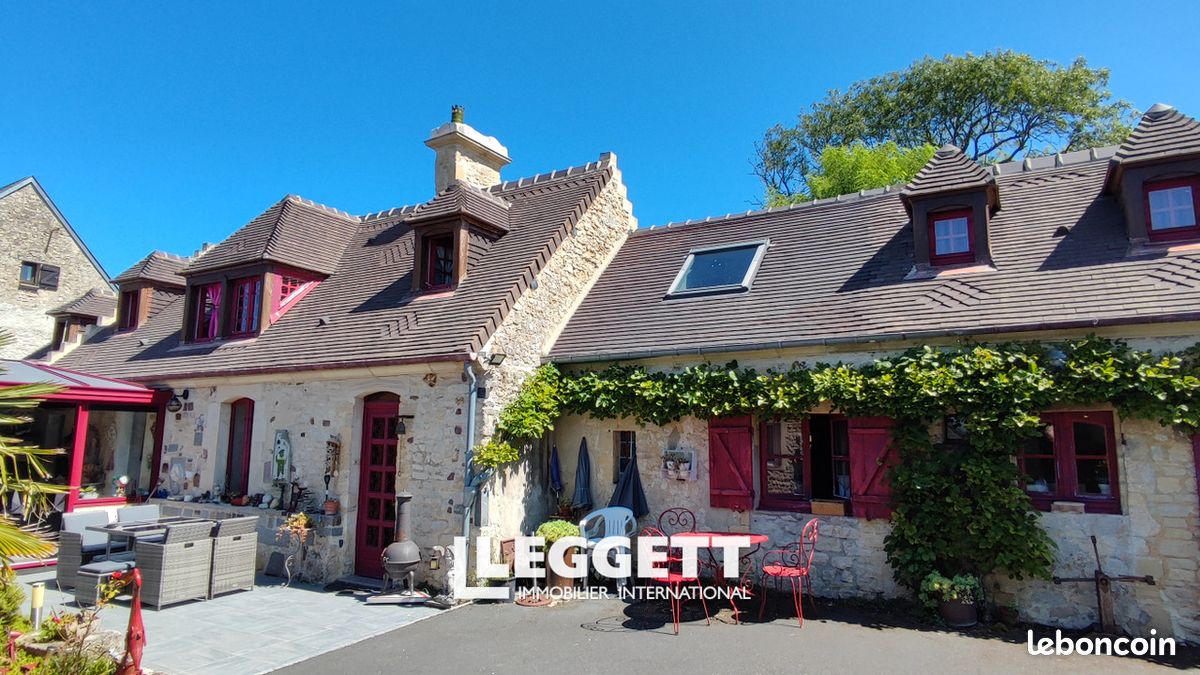 Maison 19 pièces 250 m² · à Commes · 250 m² · 739 900 €
