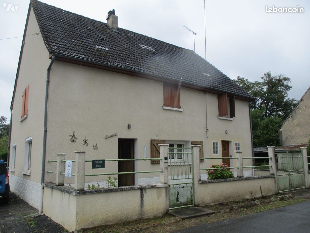 Maison 5 pièces 155 m² · à Saint-Christophe-en-Bazelle · 155 m² · 90 950 €