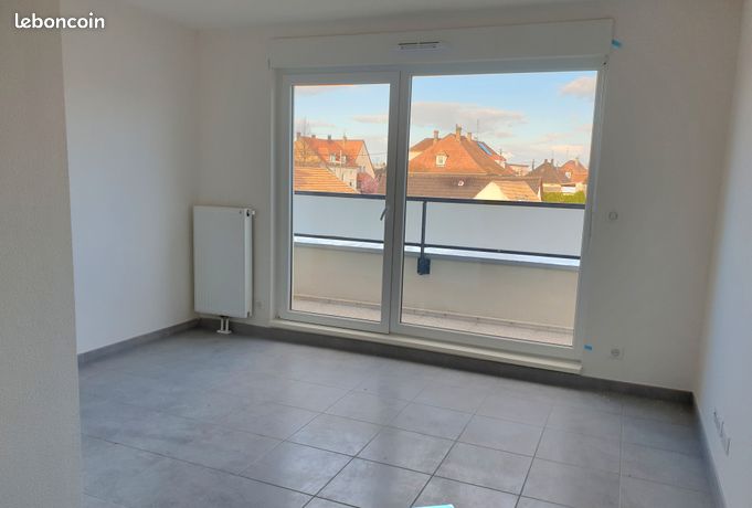 À LOUER – Beau 2 pièces de 34 m² avec balcon – Bail 1 an non-renouvelable - 569 /mois
