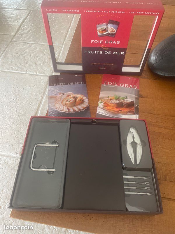 Coffret foie gras et fruits de mer (image 1)