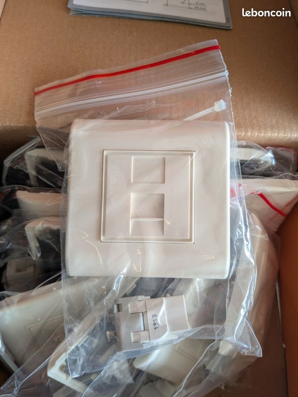 Prise RJ45 boîte de 10 (image 1)