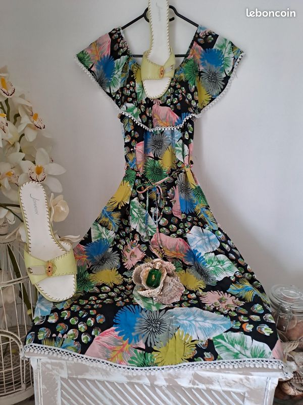 Robe en très bon état (image 1)