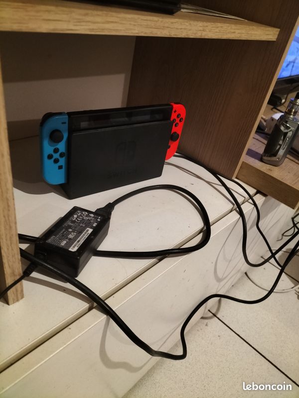 Switch avec manette édition Zelda en plus et plusieurs jeux (image 1)