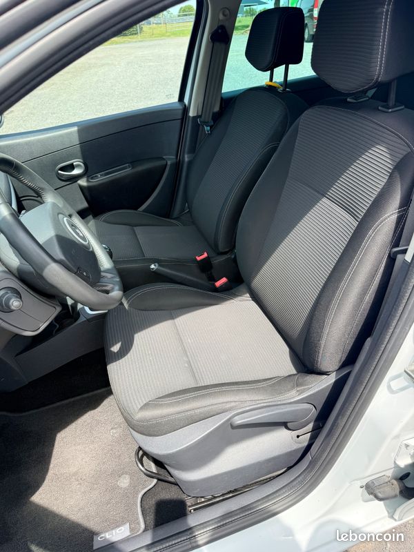 Renault Clio III (image 9)