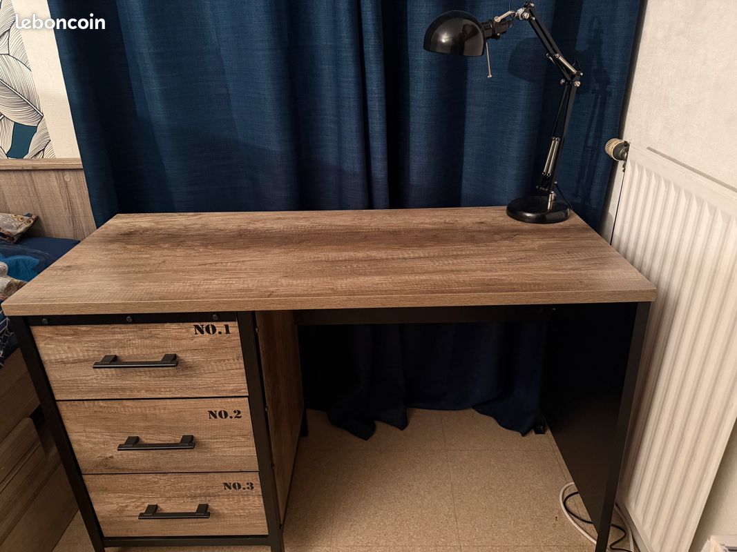 Bureau (image 2)
