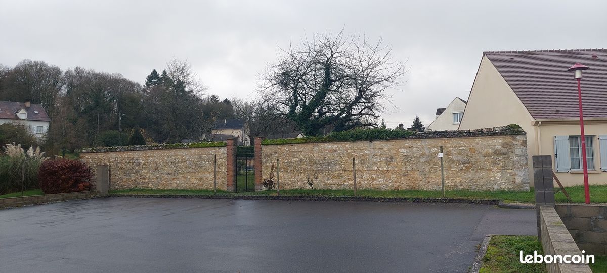 Rare Terrain à bâtir de 857 m² (divisible) – Plein cœur de Montigny-Lencoup · 98 500 €