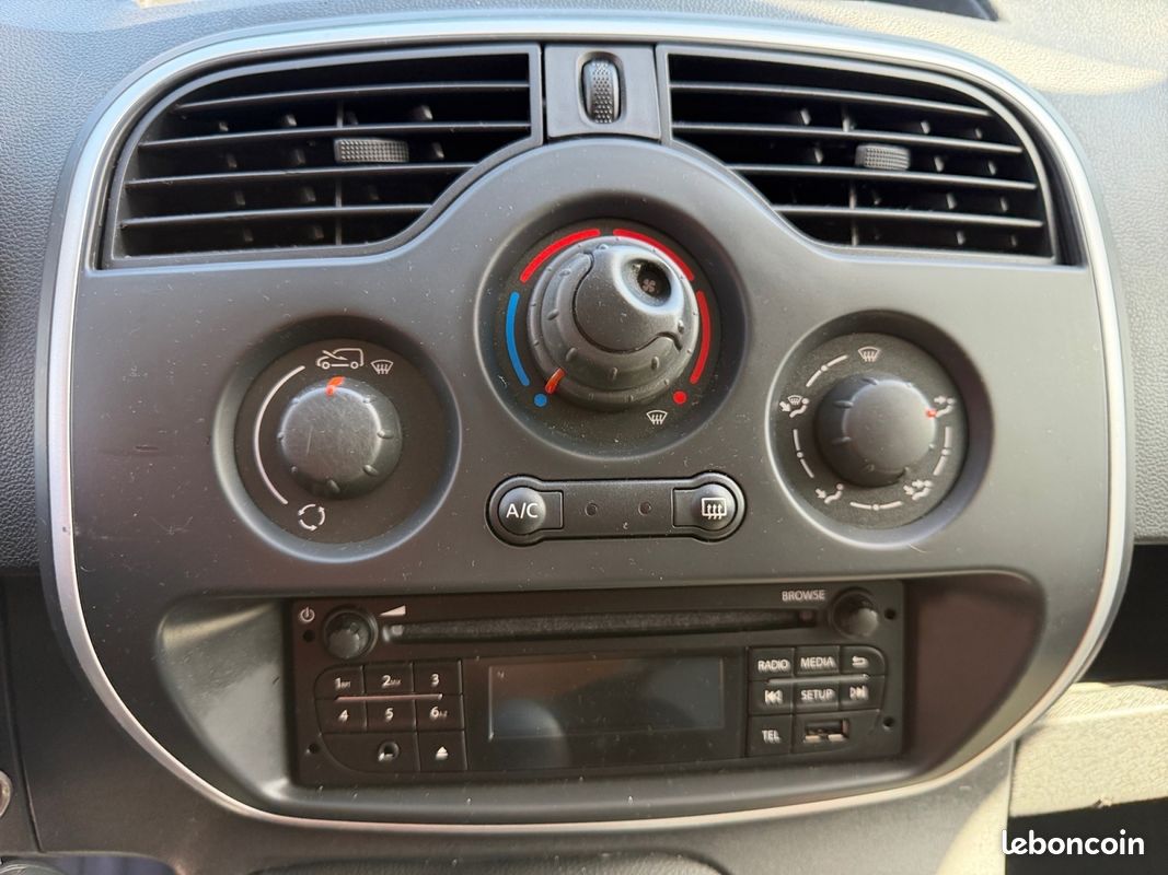 RENAULT KANGOO II (2) CONFORT BLUE DCI 95 radar de recul Garantie 12 mois (image 22)