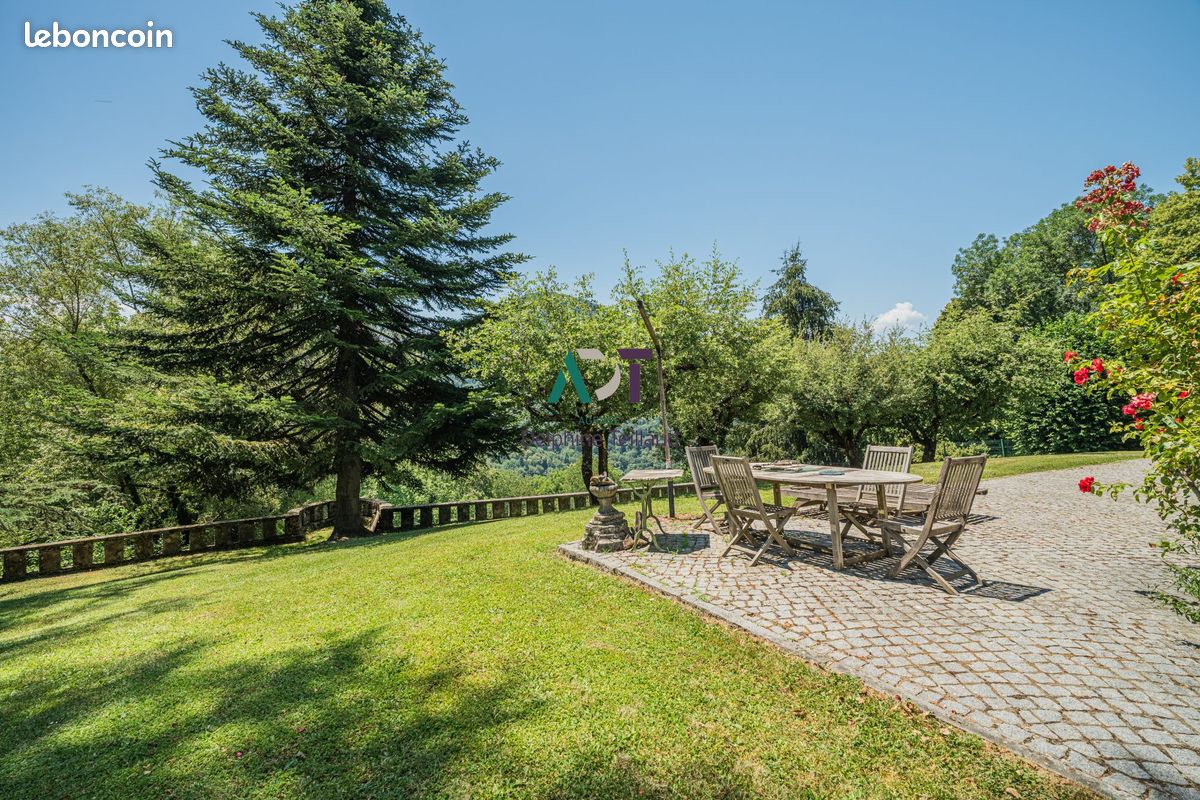 Maison 6 pièces 215 m² · à Saint-Martin-d'Uriage · 215 m² · 1 130 000 €
