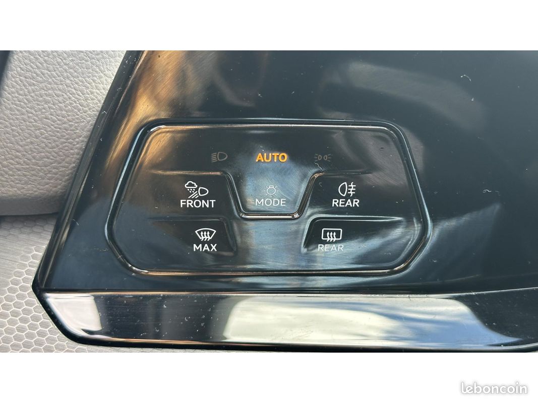 VOLKSWAGEN GOLF 2.0 TSI - 300 - BV DSG 7 VIII BERLINE GTI Clubsport PHASE 1 (image 22)