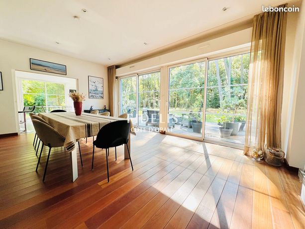 Villa 8 pièces 265 m²