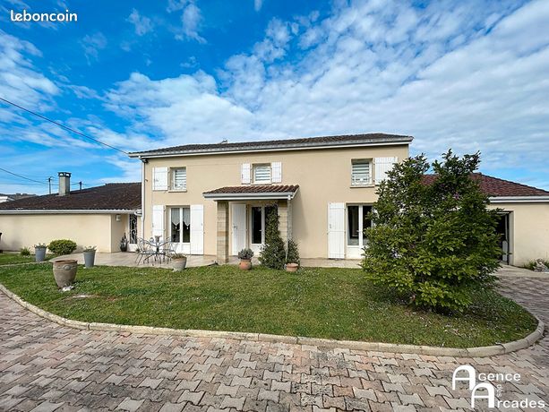 Maison 8 pièces 196 m²