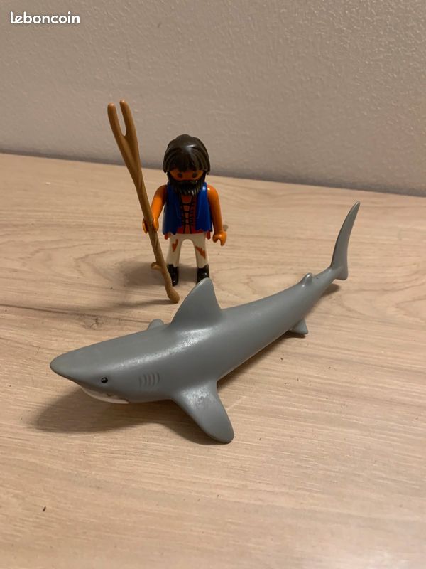 Requin playmobil et naufragé (image 1)
