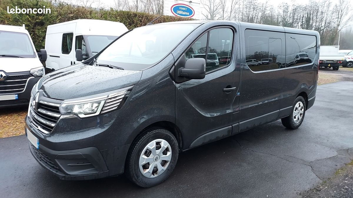 Renault TRAFIC III COMBI GRIS FONCÉ L2 2.0 BLUE DCI 150CH S&S ZEN 9 PLACES (image 9)