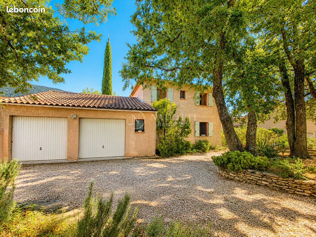 Maison 6 pièces 155 m² · à Maubec · 155 m² · 549 000 €