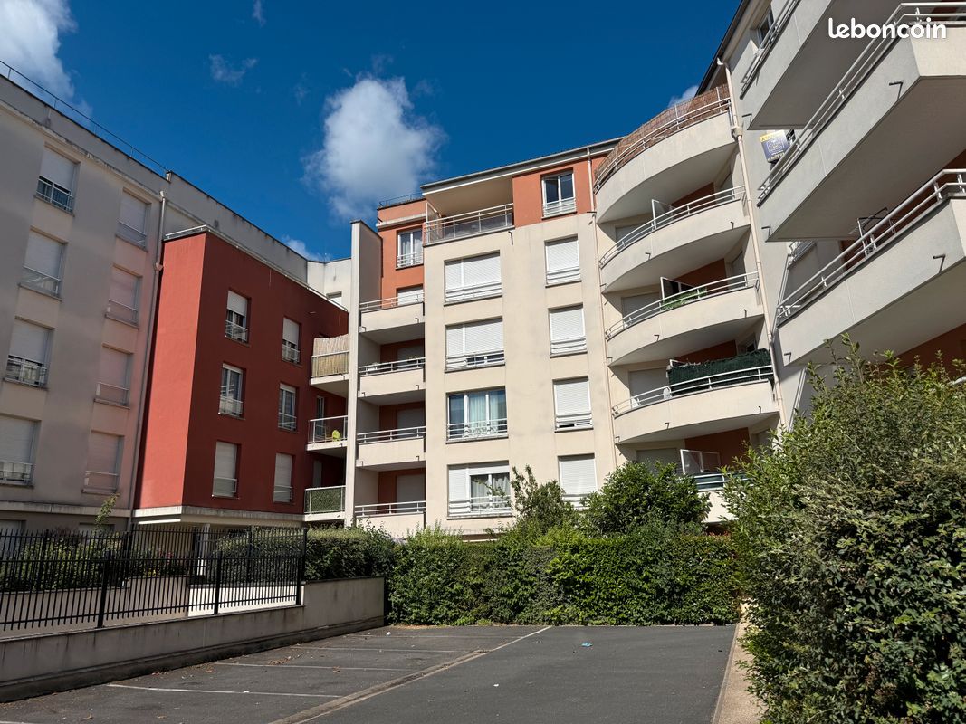 Appartement 3 pièces 65 m² · à Corbeil-Essonnes · 64,6 m² · 129 000 €