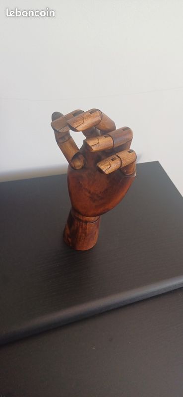 Main articulée en bois (image 3)